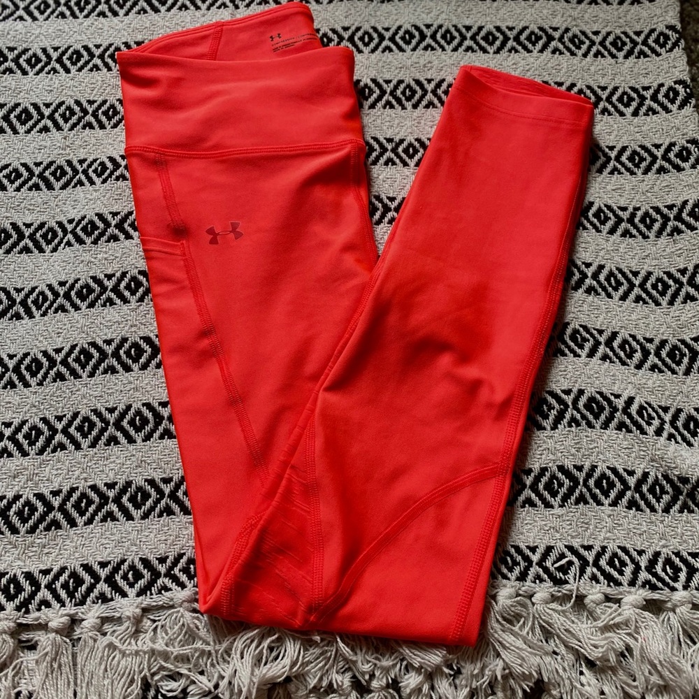BRAND NEW UNDERARMOUR LEGGINGS! 💓